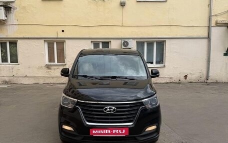 Hyundai H-1 II рестайлинг, 2020 год, 2 950 000 рублей, 2 фотография