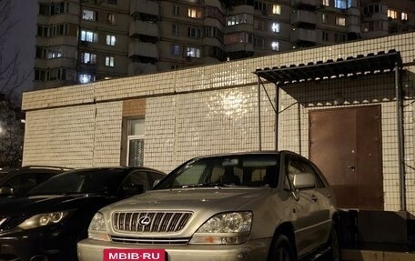 Lexus RX IV рестайлинг, 2001 год, 550 000 рублей, 3 фотография