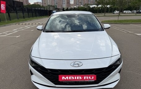 Hyundai Elantra, 2021 год, 1 899 000 рублей, 4 фотография