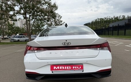 Hyundai Elantra, 2021 год, 1 899 000 рублей, 8 фотография