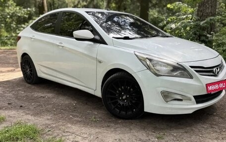 Hyundai Solaris II рестайлинг, 2014 год, 550 000 рублей, 3 фотография