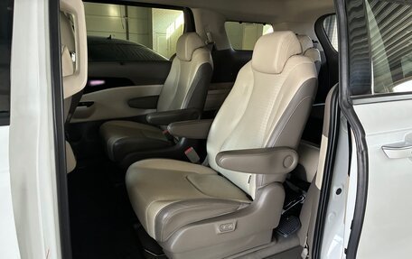KIA Carnival, 2021 год, 3 900 000 рублей, 22 фотография