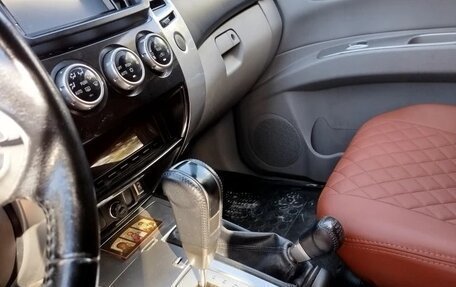Mitsubishi Pajero Sport II рестайлинг, 2013 год, 1 600 000 рублей, 2 фотография