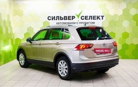Volkswagen Tiguan II, 2017 год, 2 650 000 рублей, 6 фотография