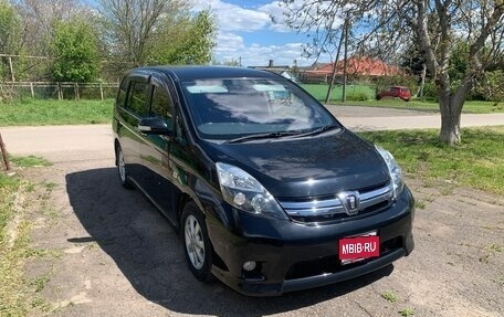 Toyota ISis I, 2011 год, 1 350 000 рублей, 1 фотография