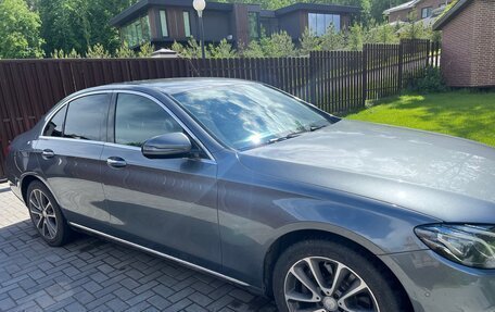 Mercedes-Benz E-Класс, 2018 год, 3 300 000 рублей, 3 фотография