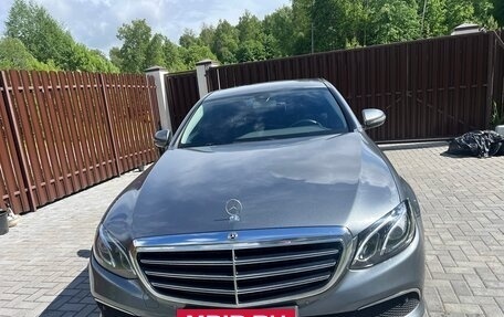 Mercedes-Benz E-Класс, 2018 год, 3 300 000 рублей, 2 фотография