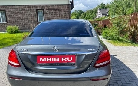 Mercedes-Benz E-Класс, 2018 год, 3 300 000 рублей, 4 фотография