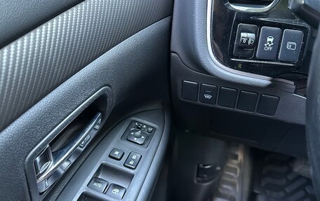 Mitsubishi Outlander III рестайлинг 3, 2015 год, 1 945 000 рублей, 31 фотография
