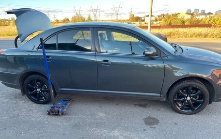 Toyota Avensis III рестайлинг, 2006 год, 950 000 рублей, 3 фотография