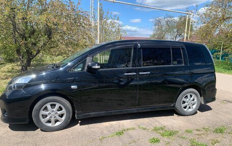 Toyota ISis I, 2011 год, 1 350 000 рублей, 2 фотография