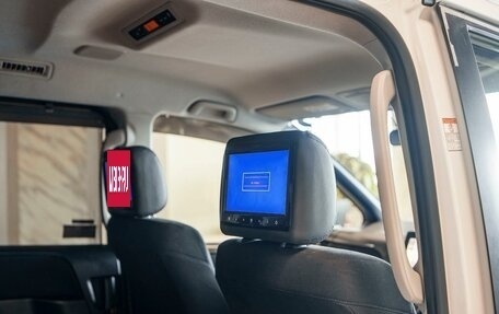 Toyota Voxy III, 2015 год, 2 168 000 рублей, 16 фотография