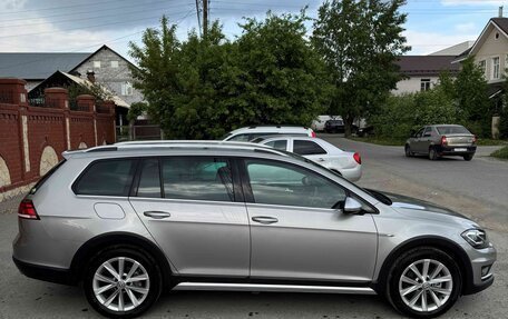 Volkswagen Golf VII, 2018 год, 2 390 000 рублей, 6 фотография