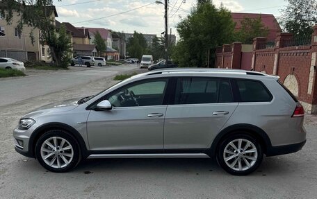 Volkswagen Golf VII, 2018 год, 2 390 000 рублей, 2 фотография