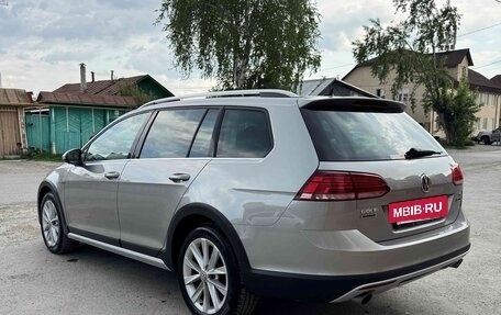 Volkswagen Golf VII, 2018 год, 2 390 000 рублей, 3 фотография