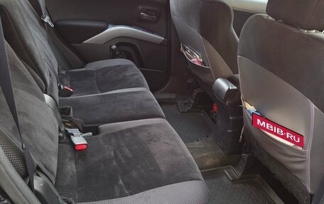 Mitsubishi Outlander III рестайлинг 3, 2012 год, 1 300 000 рублей, 7 фотография