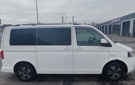 Volkswagen Caravelle T5, 2013 год, 1 850 000 рублей, 3 фотография
