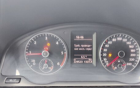 Volkswagen Caravelle T5, 2013 год, 1 850 000 рублей, 10 фотография