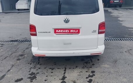 Volkswagen Caravelle T5, 2013 год, 1 850 000 рублей, 4 фотография
