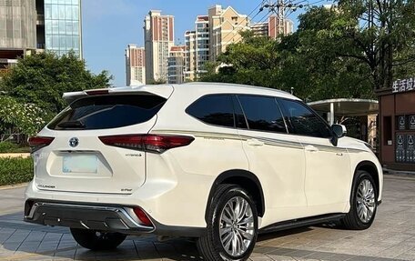 Toyota Highlander, 2024 год, 5 900 000 рублей, 6 фотография