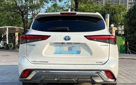 Toyota Highlander, 2024 год, 5 900 000 рублей, 5 фотография