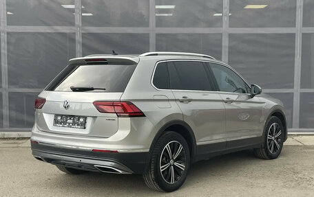 Volkswagen Tiguan II, 2018 год, 3 200 000 рублей, 5 фотография