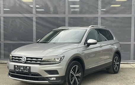 Volkswagen Tiguan II, 2018 год, 3 200 000 рублей, 3 фотография