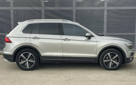 Volkswagen Tiguan II, 2018 год, 3 200 000 рублей, 8 фотография
