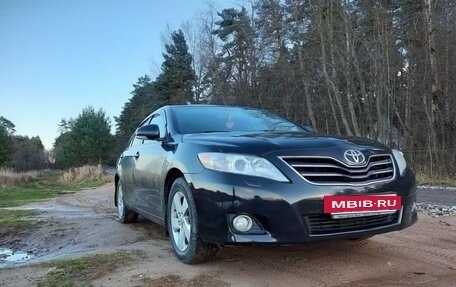 Toyota Camry, 2011 год, 1 000 000 рублей, 2 фотография