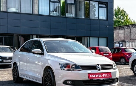 Volkswagen Jetta VI, 2013 год, 936 000 рублей, 2 фотография