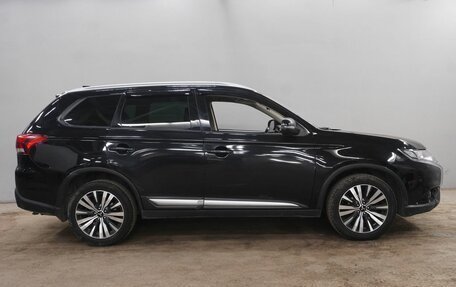 Mitsubishi Outlander III рестайлинг 3, 2019 год, 2 224 000 рублей, 4 фотография