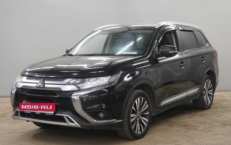 Mitsubishi Outlander III рестайлинг 3, 2019 год, 2 224 000 рублей, 3 фотография