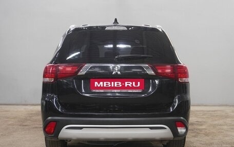Mitsubishi Outlander III рестайлинг 3, 2019 год, 2 224 000 рублей, 6 фотография