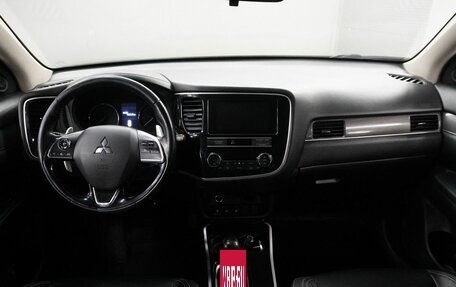 Mitsubishi Outlander III рестайлинг 3, 2019 год, 2 224 000 рублей, 11 фотография