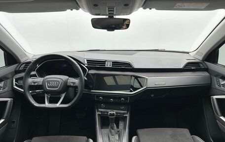 Audi Q3, 2022 год, 2 693 000 рублей, 7 фотография