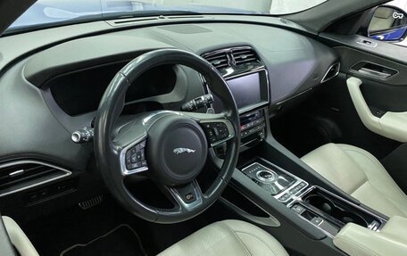 Jaguar F-Pace, 2016 год, 2 500 000 рублей, 4 фотография