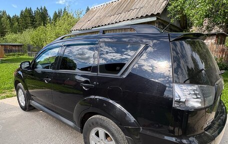 Mitsubishi Outlander III рестайлинг 3, 2011 год, 900 000 рублей, 3 фотография