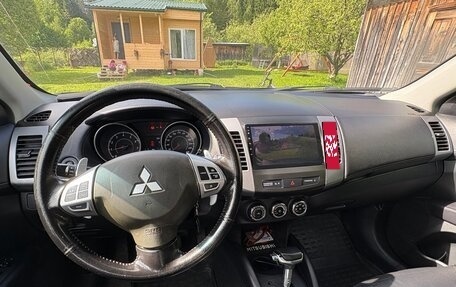 Mitsubishi Outlander III рестайлинг 3, 2011 год, 900 000 рублей, 10 фотография