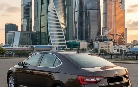 Skoda Superb III рестайлинг, 2018 год, 2 090 000 рублей, 2 фотография