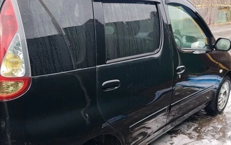 Toyota FunCargo, 2005 год, 540 000 рублей, 3 фотография
