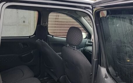 Toyota FunCargo, 2005 год, 540 000 рублей, 7 фотография