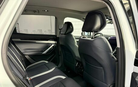 Geely Atlas, 2024 год, 3 100 000 рублей, 21 фотография