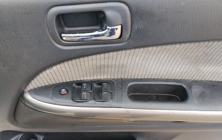 Honda Stream I рестайлинг, 2002 год, 550 000 рублей, 13 фотография