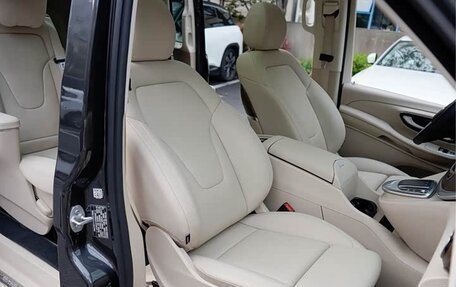 Mercedes-Benz V-Класс, 2022 год, 5 850 000 рублей, 22 фотография