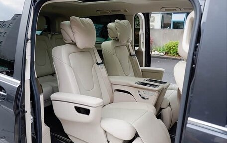 Mercedes-Benz V-Класс, 2022 год, 5 850 000 рублей, 19 фотография