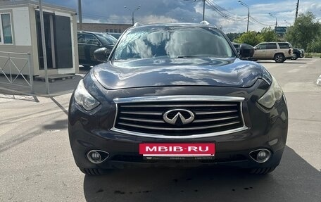 Infiniti QX70, 2013 год, 2 130 000 рублей, 3 фотография
