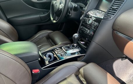 Infiniti QX70, 2013 год, 2 130 000 рублей, 16 фотография