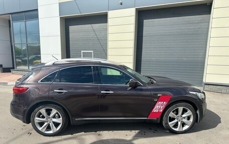 Infiniti QX70, 2013 год, 2 130 000 рублей, 9 фотография