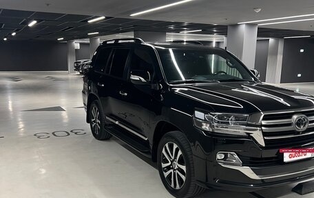Toyota Land Cruiser 200, 2019 год, 8 200 000 рублей, 2 фотография