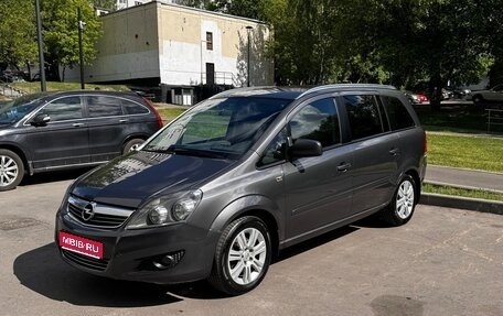 Opel Zafira B, 2012 год, 595 000 рублей, 1 фотография